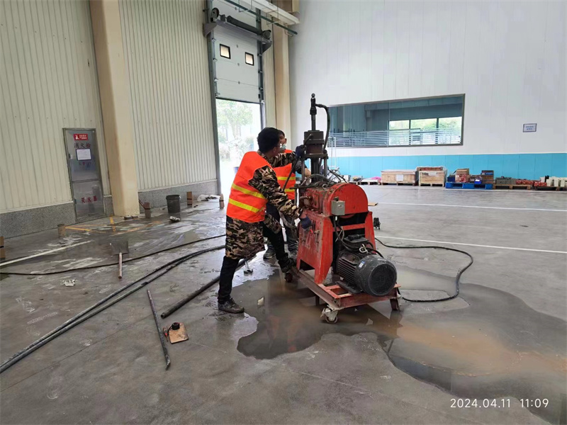 大田镇厂房地面下沉塌陷注浆加固施工